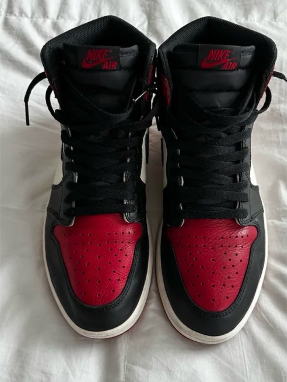 Nike air Jordan Black and Red High-Top Sneakers Bred toe